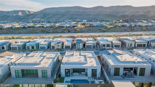 10824 Agate Cliffs Avenue, Las Vegas, NV 89135