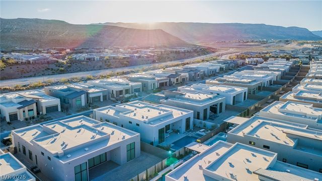 10824 Agate Cliffs Avenue, Las Vegas, NV 89135