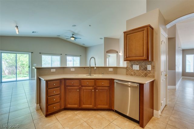 82 Rattlesnake Grass Court, Henderson, NV 89002