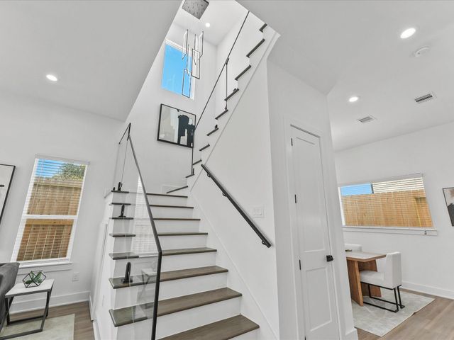 2590 W Tidwell Road, Houston, TX 77091