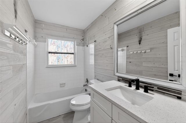 6224 7TH AVENUE DRIVE W, Bradenton, FL 34209