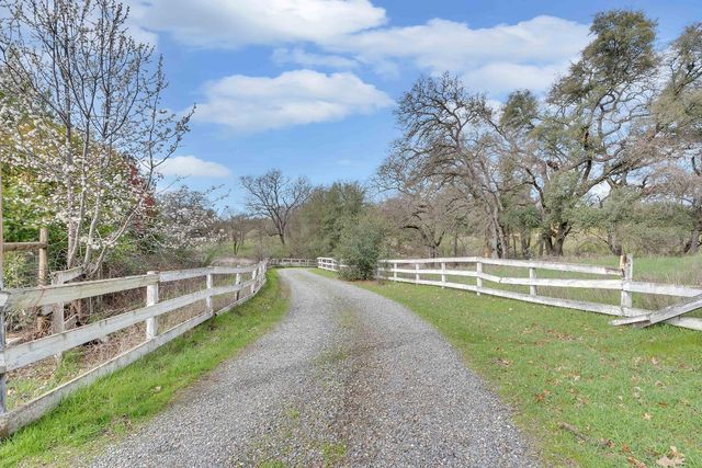 12076 Prairie Creek Ln, Marysville, CA 95901