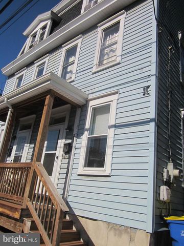 239 WILSON ST, Middletown, PA 17057