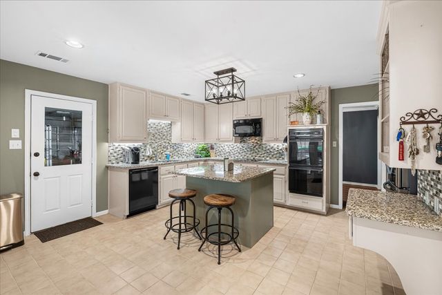 1604 Dogwood Trail, Corsicana, TX 75110