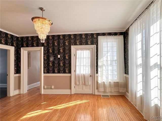 44 Oxford Road, New Hartford, NY 13413