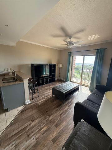 215 W College Ave Apt 302, Tallahassee, FL 32301