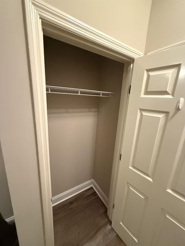 215 W College Ave Apt 302, Tallahassee, FL 32301