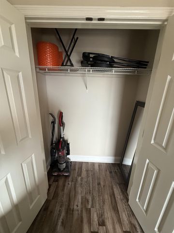 215 W College Ave Apt 302, Tallahassee, FL 32301