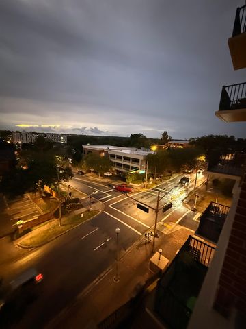 215 W College Ave Apt 302, Tallahassee, FL 32301