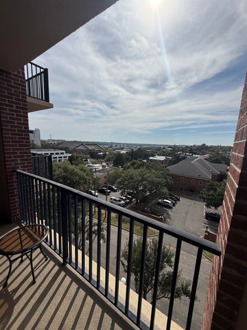 215 W College Ave Apt 302, Tallahassee, FL 32301