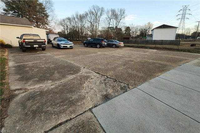 684 Harpersville RD, Newport News, VA 23601