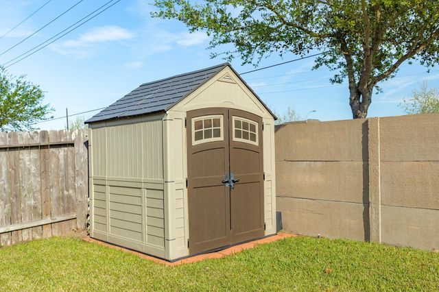 13805 Bright Canyon Lane, Rosharon, TX 77583