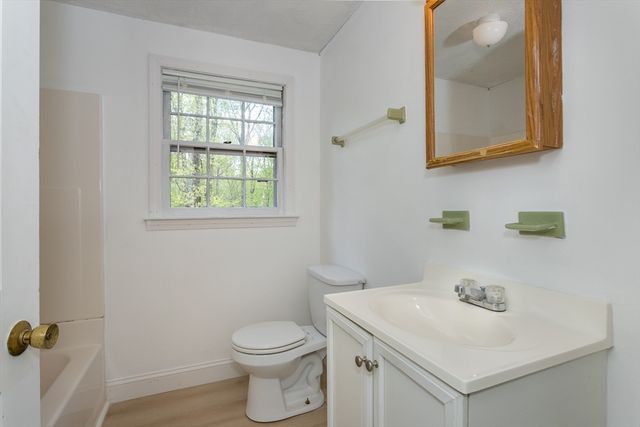 250 Prospect St, Franklin, MA 02038