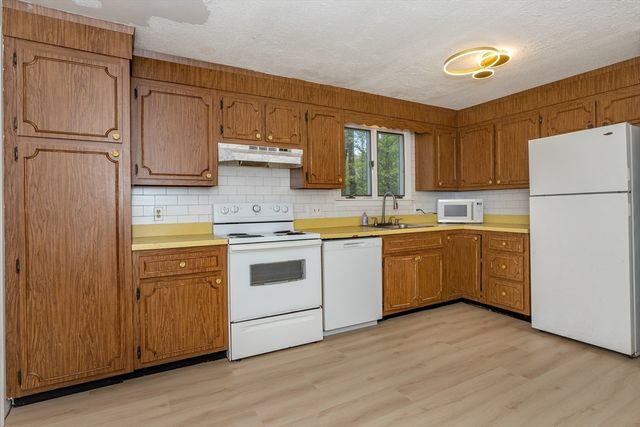 250 Prospect St, Franklin, MA 02038