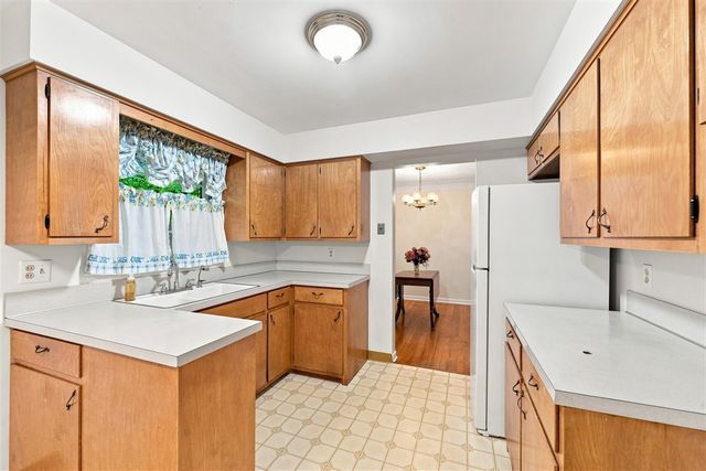 4342 Old Colony Road, Kalamazoo, MI 49008