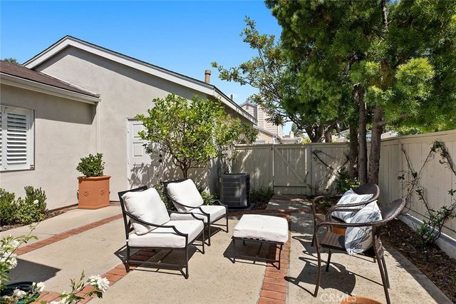 7 Wayfarer, Irvine, CA 92614