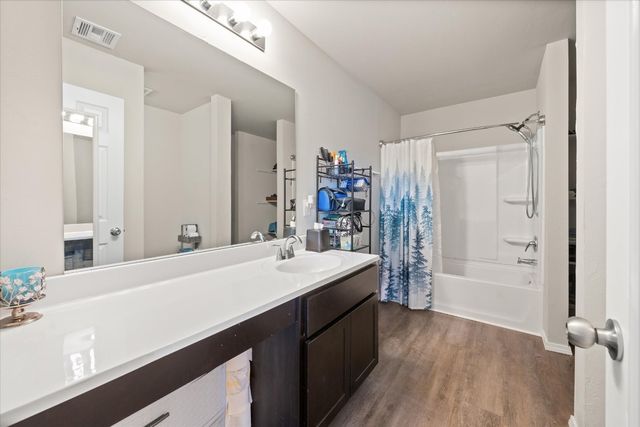 512 SE 3rd Place, Newcastle, OK 73065