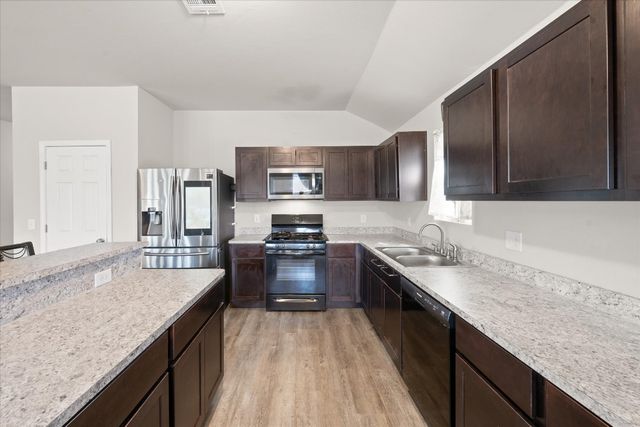512 SE 3rd Place, Newcastle, OK 73065