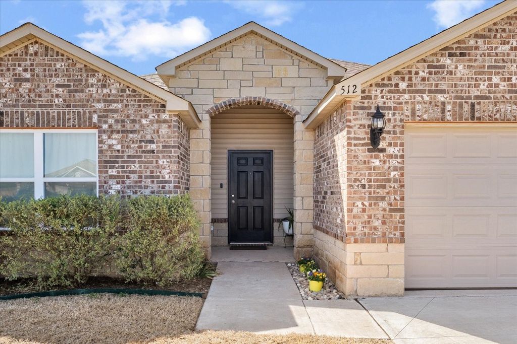 512 SE 3rd Place, Newcastle, OK 73065