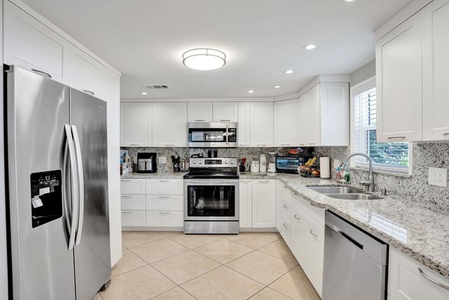120 NW 53rd Place, Pompano Beach, FL 33064