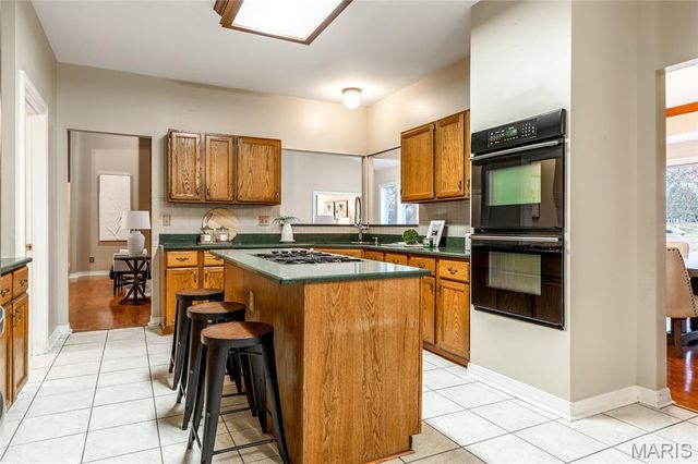 142 Newgrange Pass, Weldon Spring, MO 63304