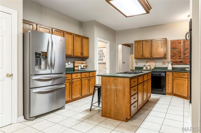 142 Newgrange Pass, Weldon Spring, MO 63304