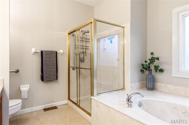 142 Newgrange Pass, Weldon Spring, MO 63304