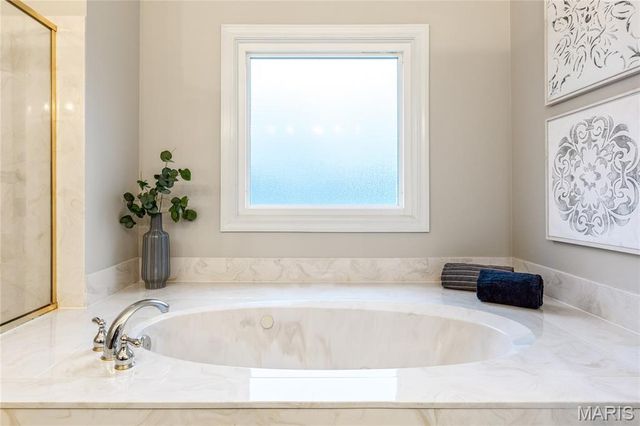 142 Newgrange Pass, Weldon Spring, MO 63304