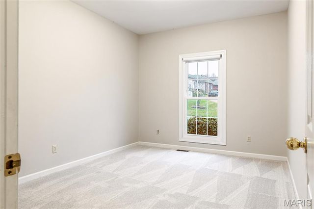 142 Newgrange Pass, Weldon Spring, MO 63304