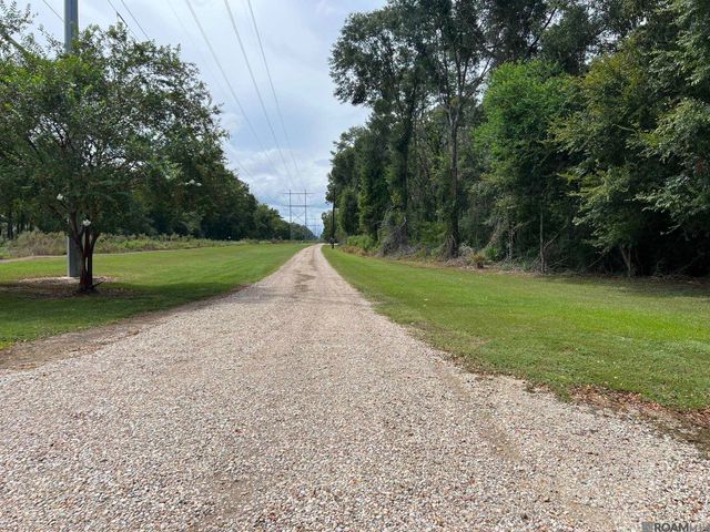 Line Dr, Denham Springs, LA 70726