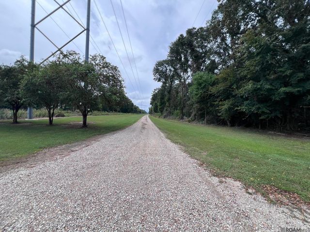 Line Dr, Denham Springs, LA 70726