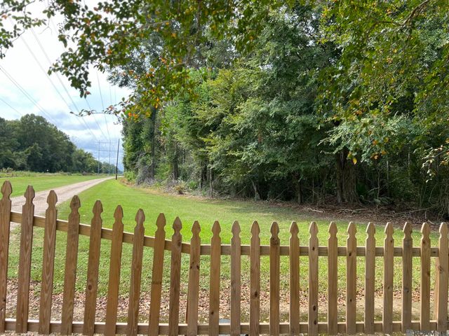 Line Dr, Denham Springs, LA 70726