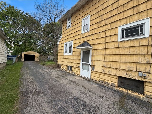35 Wakefield Street, Rochester, NY 14621
