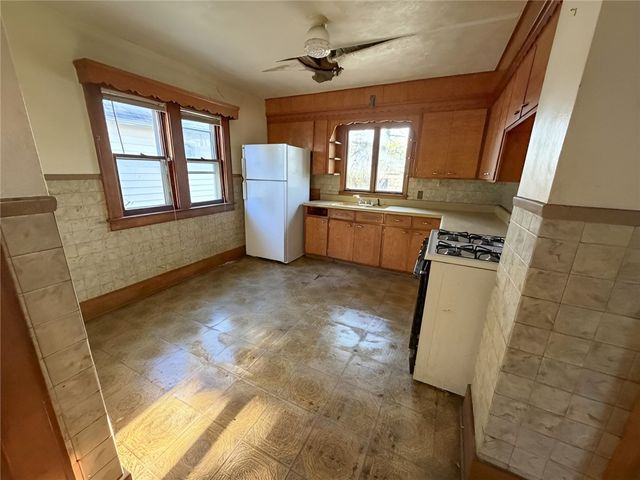 35 Wakefield Street, Rochester, NY 14621