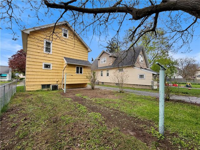 35 Wakefield Street, Rochester, NY 14621