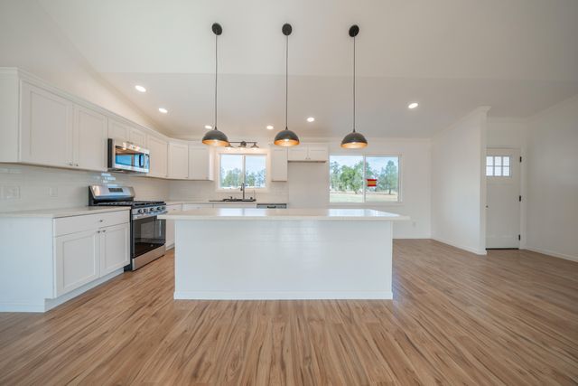 17021 Treat Avenue, Anderson, CA 96007