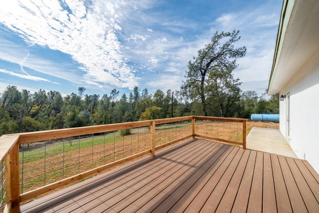 17021 Treat Avenue, Anderson, CA 96007