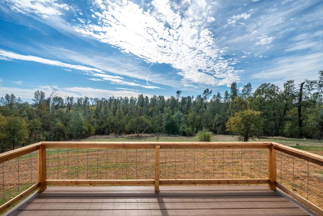 17021 Treat Avenue, Anderson, CA 96007