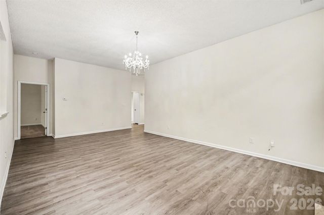 5806 Pennycross Lane, Charlotte, NC 28216