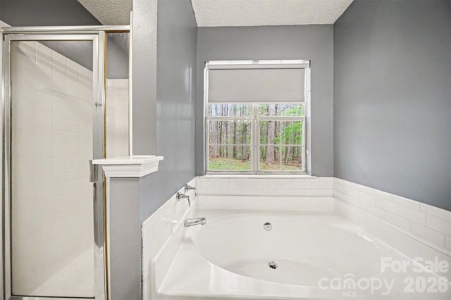 5806 Pennycross Lane, Charlotte, NC 28216