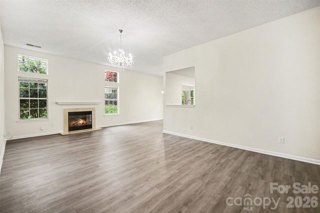 5806 Pennycross Lane, Charlotte, NC 28216