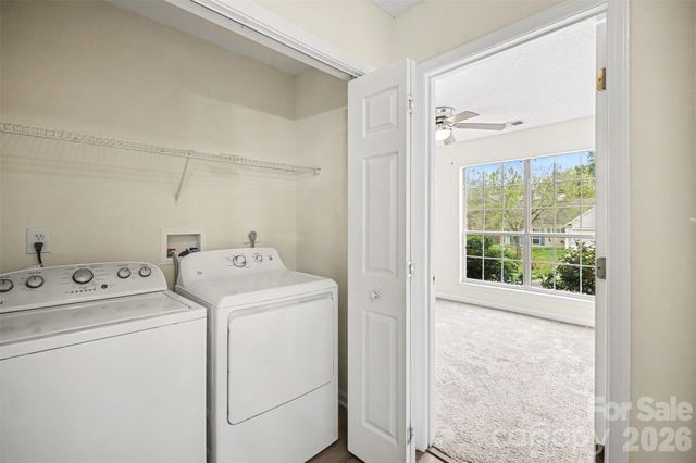 5806 Pennycross Lane, Charlotte, NC 28216