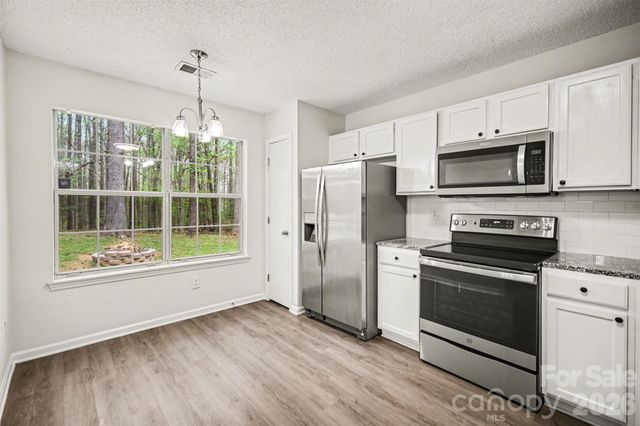 5806 Pennycross Lane, Charlotte, NC 28216