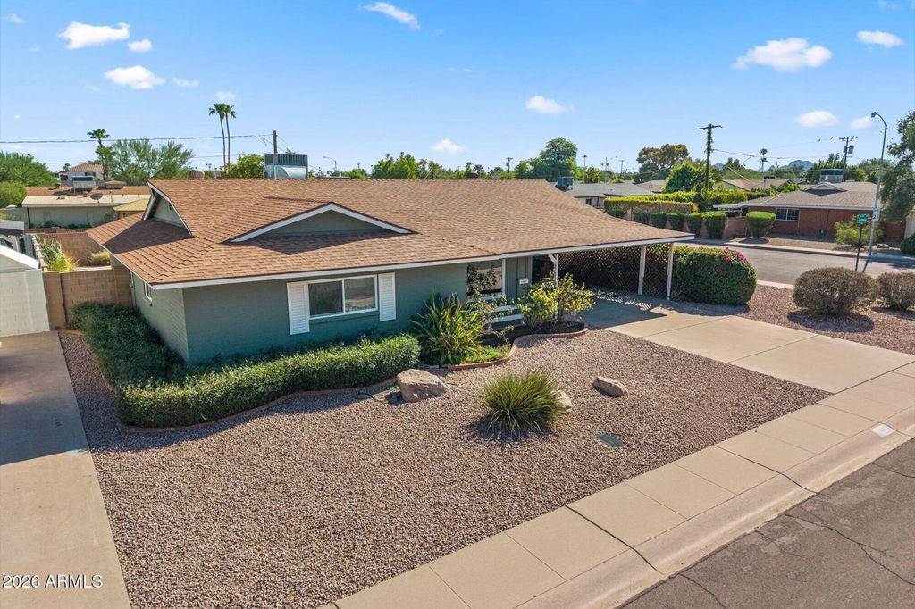 8403 E INDIANOLA Avenue, Scottsdale, AZ 85251 — photo 2