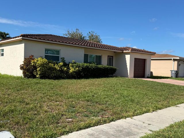 4733 BISON Street, Boca Raton, FL 33428