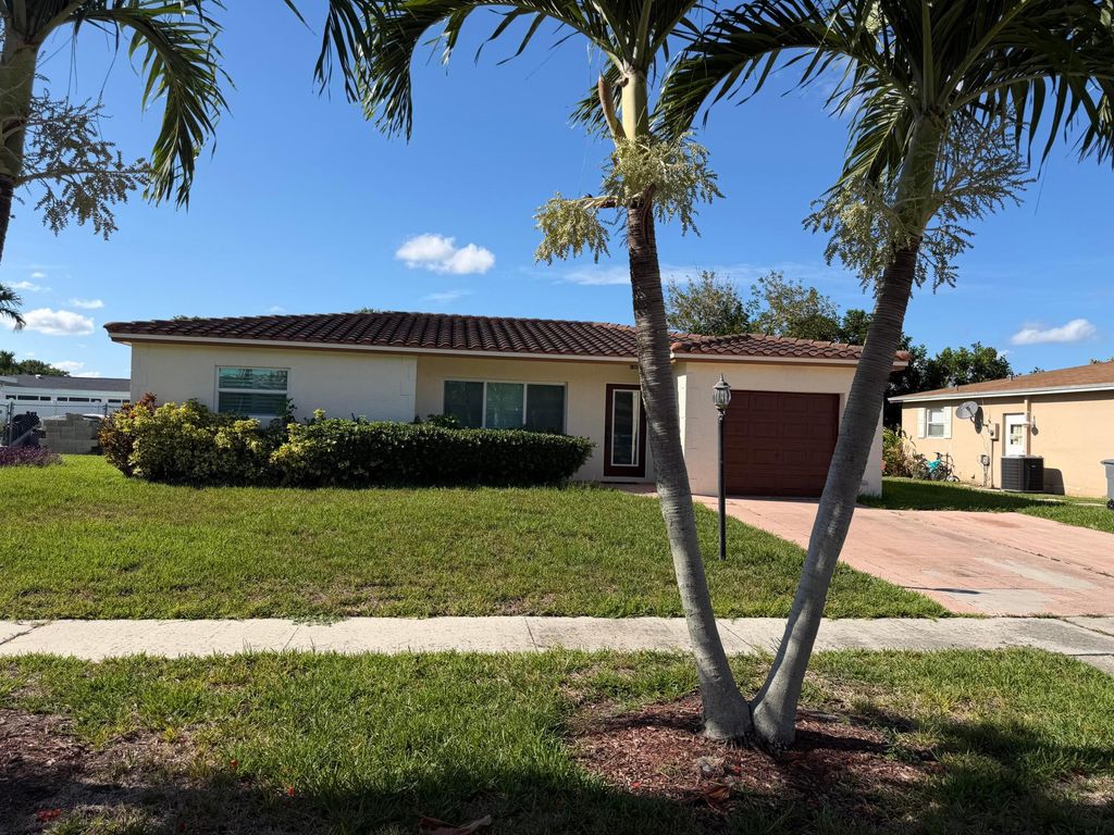 4733 BISON Street, Boca Raton, FL 33428