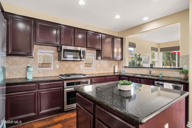 418 Arbor Court, Simi Valley, CA 93065