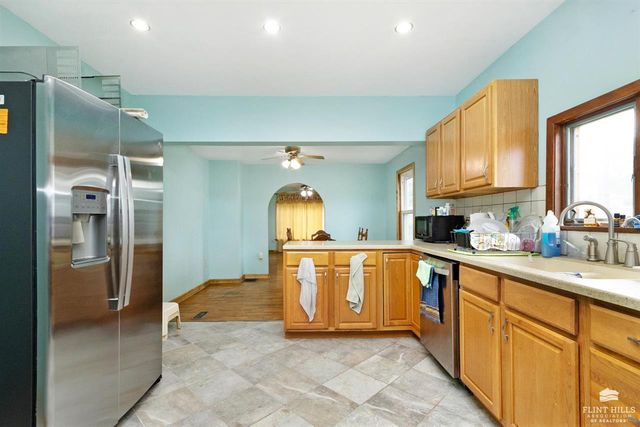 731 1st Street, Clay Center, KS 67432