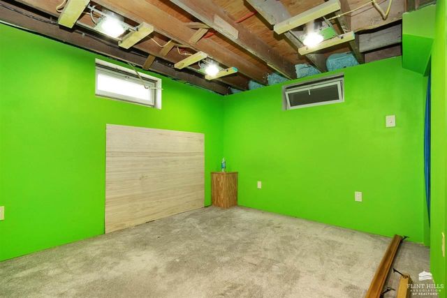 731 1st Street, Clay Center, KS 67432