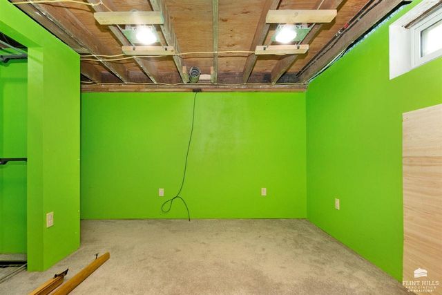731 1st Street, Clay Center, KS 67432